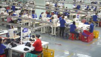 CĐCS Công ty cổ phần Giày Bình Định hỗ trợ người lao động bị ảnh hưởng bởi dịch bệnh Covid- 19