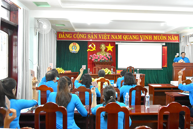 Dai hoi CB (1)
