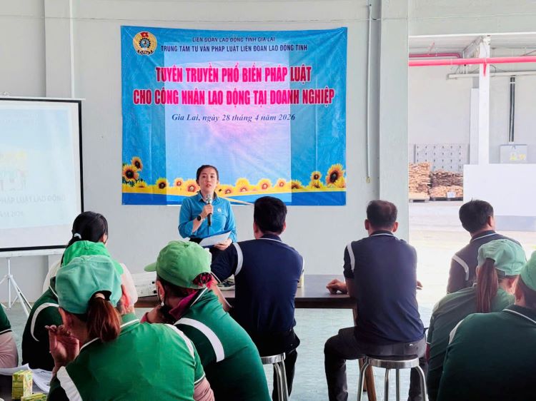 Tuyên truyền phổ biến pháp luật cho đoàn viên, người lao động tại Công ty TNHH Greenwind