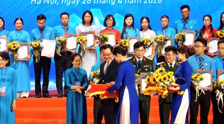 Nữ thủ lĩnh công đoàn doanh nghiệp được tuyên dương toàn quốc