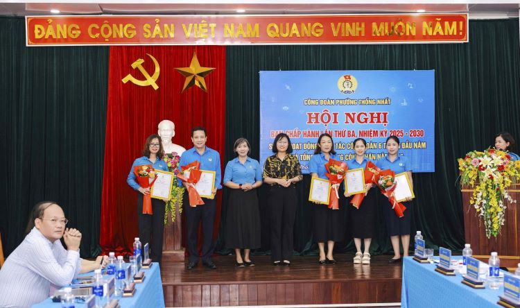 Công đoàn phường Thống Nhất biểu dương 10 công đoàn cơ sở tiêu biểu trong Tháng Công nhân năm 2026