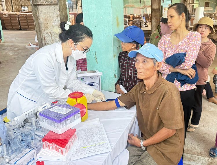 Khám sức khỏe miễn phí cho đoàn viên, người lao động phường Quy Nhơn Bắc