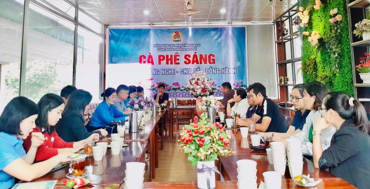 Công đoàn phường An Phú: “Cà phê sáng” mừng ngày sinh nhật tổ chức Công đoàn Việt Nam