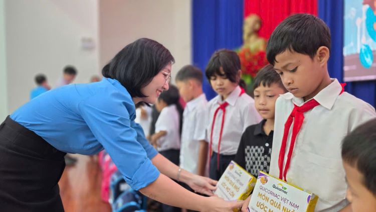 Công đoàn phường Pleiku “Tiếp sức đến trường – Hành trang cho em” năm 2026