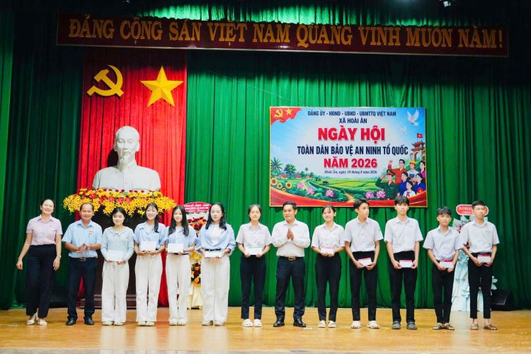 Công đoàn Ngân hàng Chính sách xã hội Hoài Ân phát huy tinh thần trách nhiệm với cộng đồng