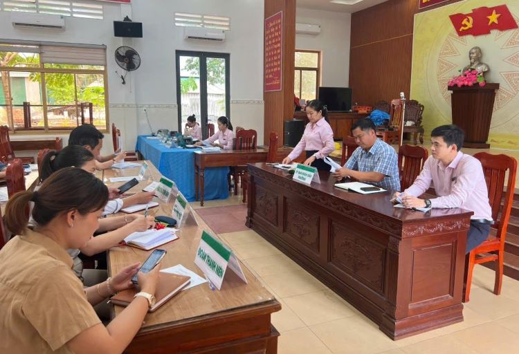họp giao ban tại Điểm giao dịch